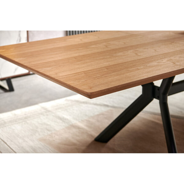 שולחן אוכל נפתח 1.8-3.0 מ' עם הארכות פרפר ורגלי ברזל דגם מיורקה-אלון טבעי