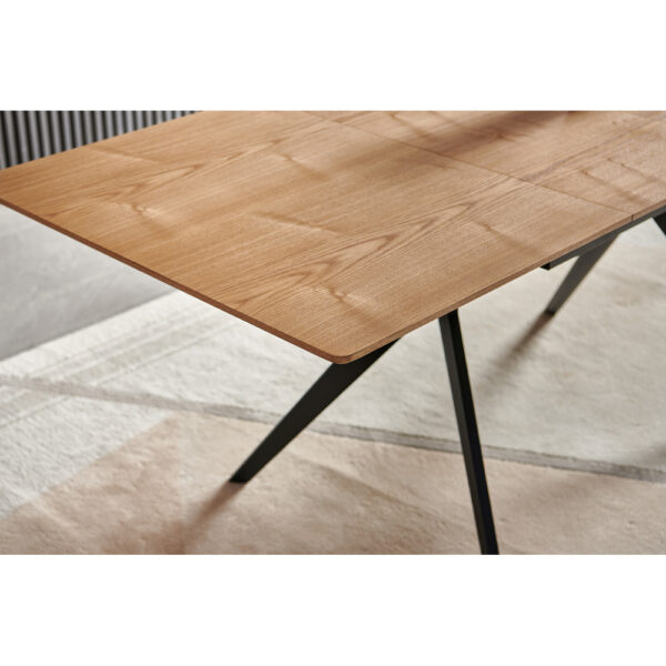 שולחן אוכל נפתח 1.2-2.0 מ' עם רגלי ברזל HOME DECOR דגם סנטוריני-אלון טבעי